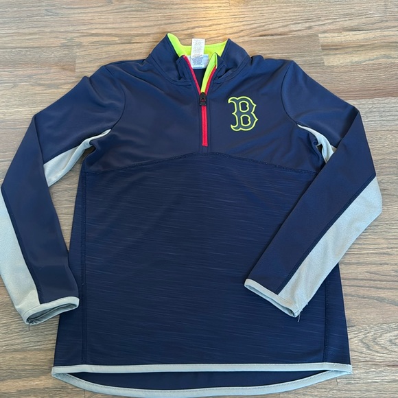 Boys 1/2 Boston Red Socks pullover - Picture 1 of 2